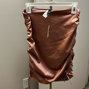 BRAND NEW NEVER WORN Windsor Skirt. Size L.